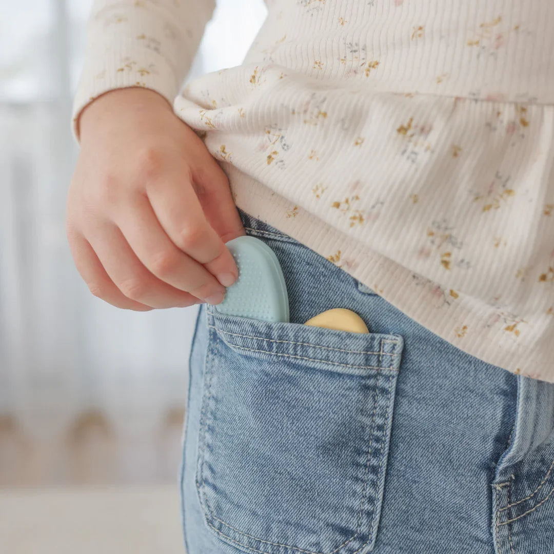 Mindful and Co Kids USA - Worry Stones – Calming Sensory Fidget for Kids (Set of 6)