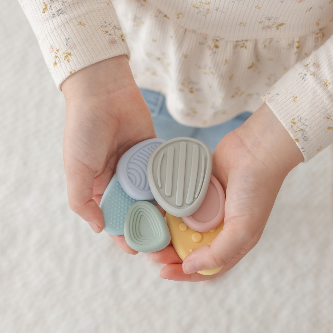 Mindful and Co Kids USA - Worry Stones – Calming Sensory Fidget for Kids (Set of 6)