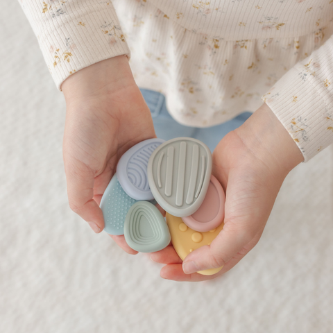 Mindful and Co Kids USA - Worry Stones – Calming Sensory Fidget for Kids (Set of 6)